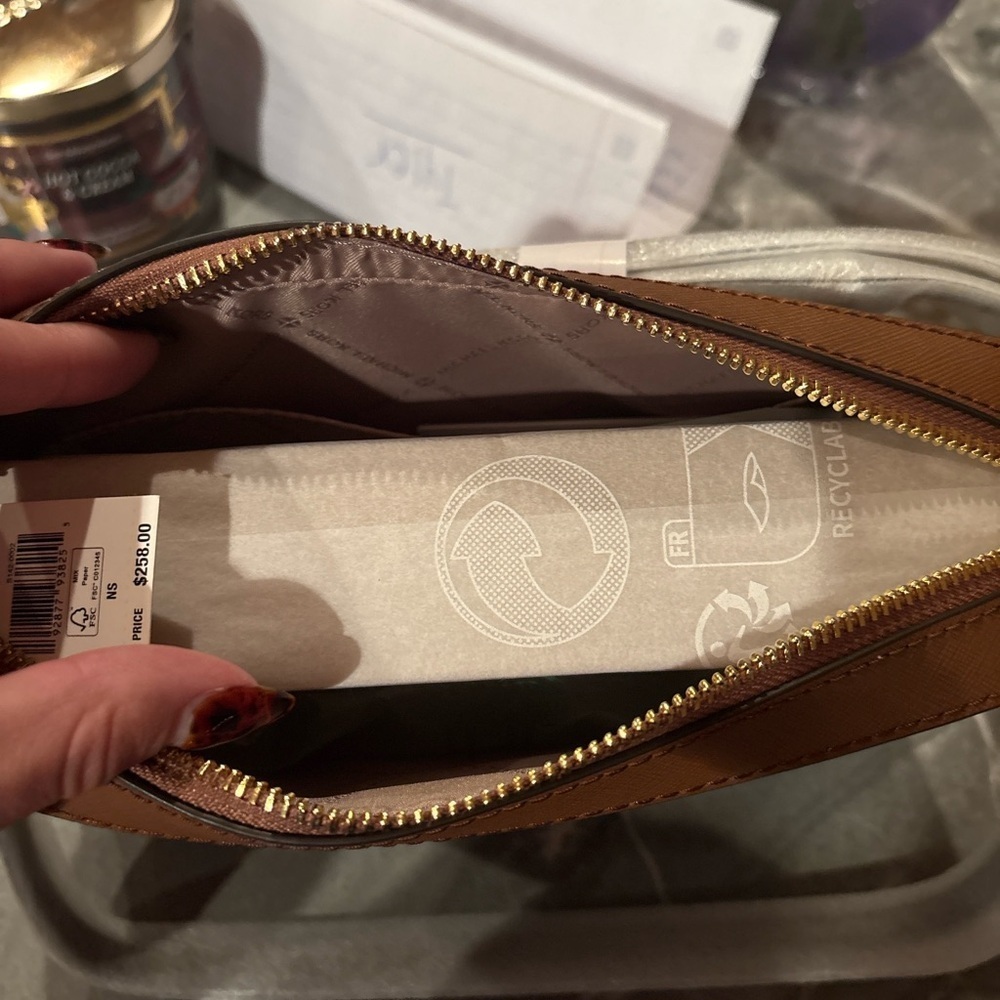 Michael Kors Jet Set East West Crossbody Bag Brown/Gold Large NWT - Picture 7 of 7